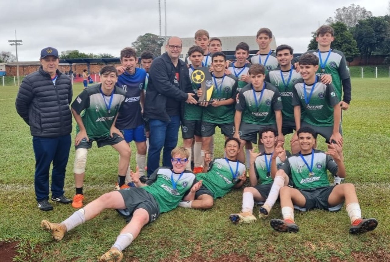 Equipe do Colégio Agrícola foi campeã na categoria A