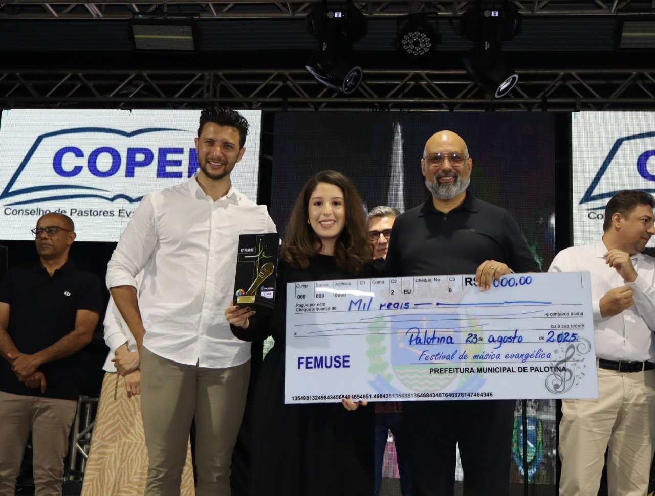 Vitória Duarte ficou em primeiro lugar na categoria adulto Vitória Duarte ficou em primeiro lugar na categoria adulto