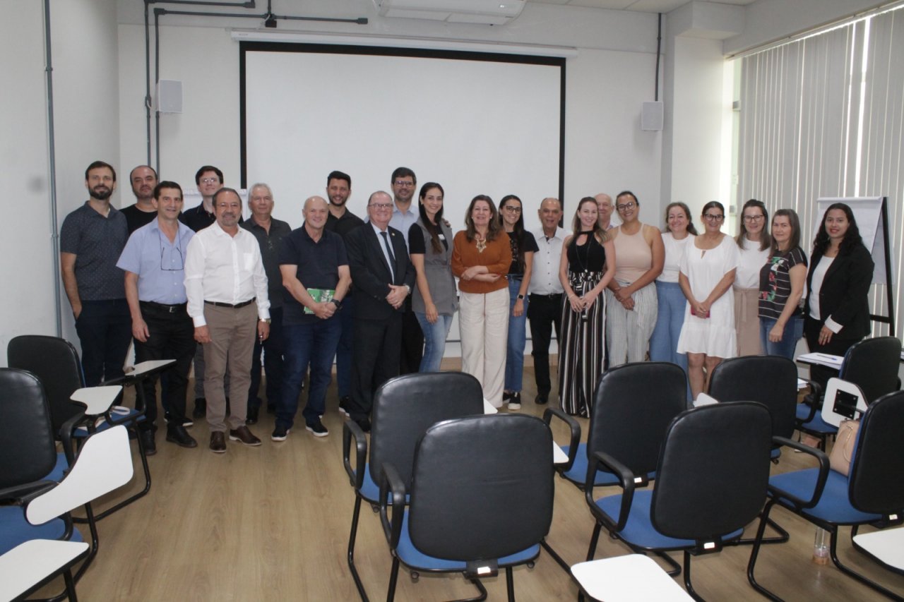 Lideranças palotinenses recepcionaram os diretores da UOPECCAN.