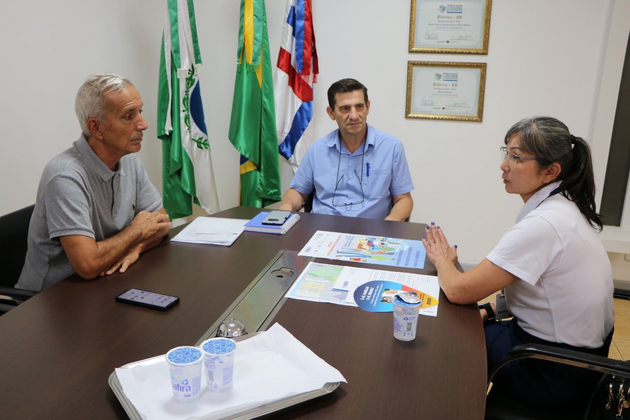 Representante do IBG em reunião com secretários municipais